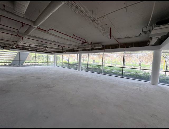 595M² OFFICE TO LET IN WATERFALL